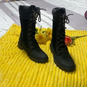 Women’s size 9 kamik lace up zip boots, black 3M insulate waterproof